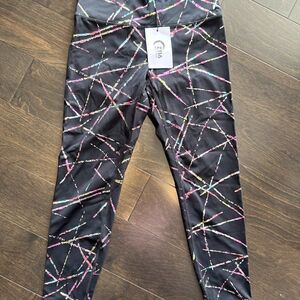 𝅺nwt Abstract HI-Rise 7/8 (24") Black with Multicolor - Size 6-8